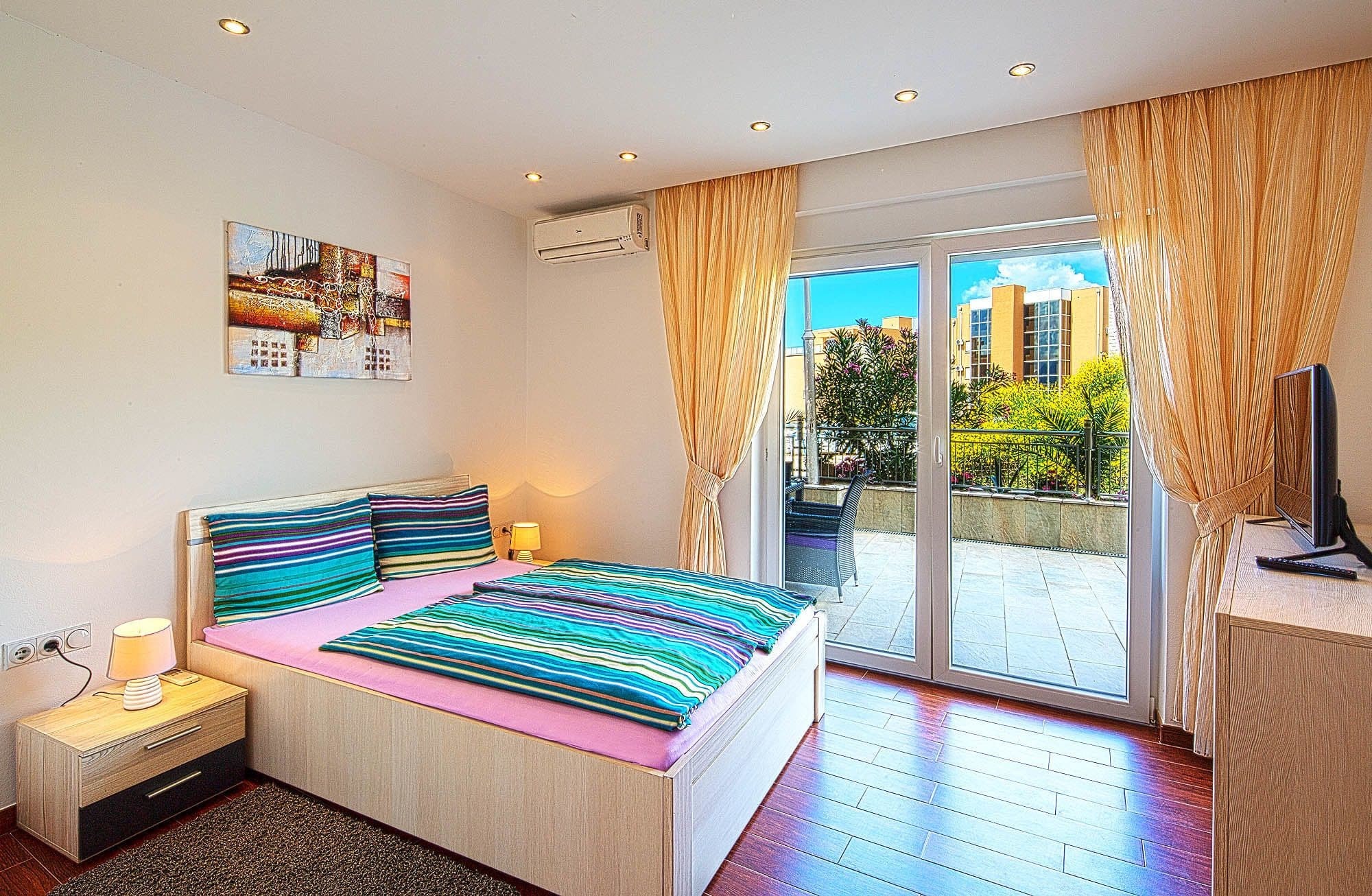 มอนเตลักซ์ อพาร์ตเมนต์ Apartment บุดวา ภายนอก รูปภาพ